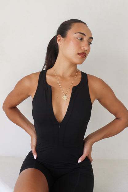 Que Pendant & Necklace - Gold