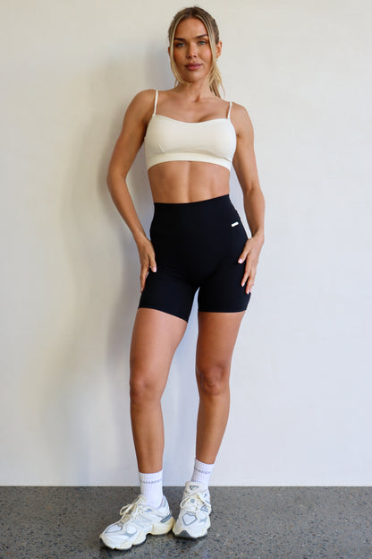 Apex Short 6" - Black