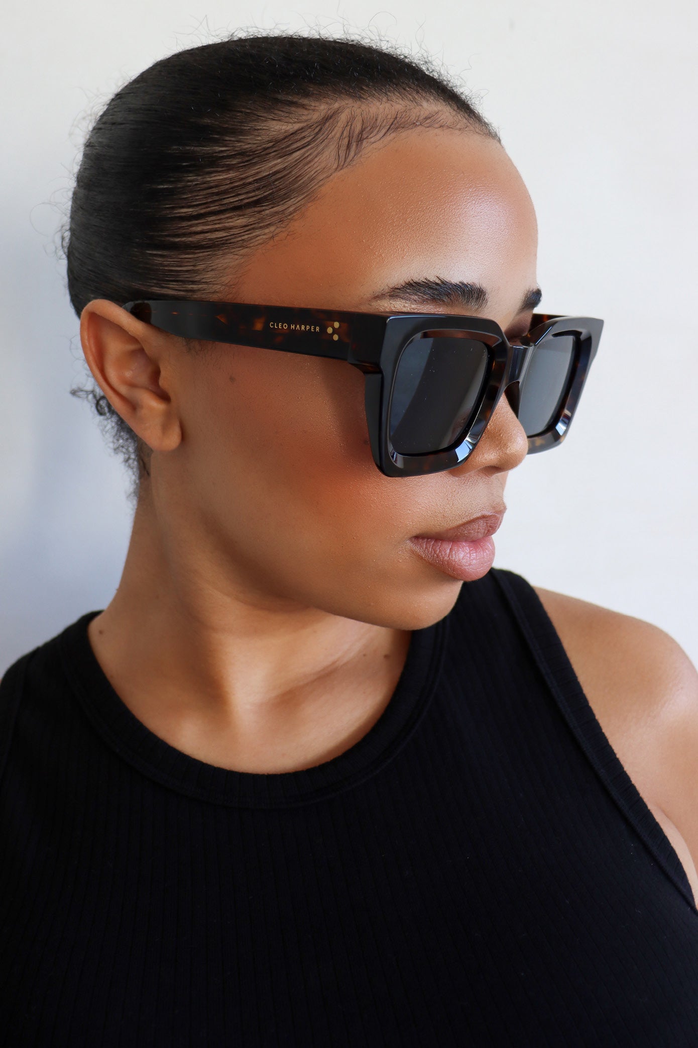 05 Sunglasses - Tort